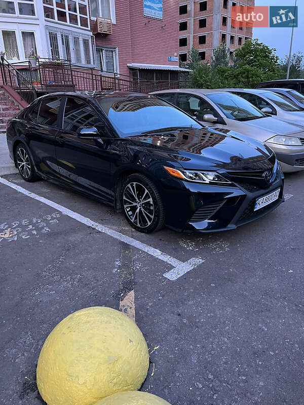 Toyota Camry 2018