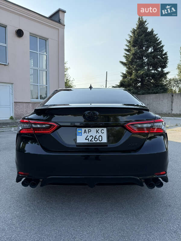 Седан Toyota Camry 2021 в Запорожье