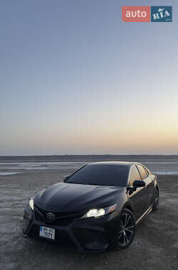 Седан Toyota Camry 2018 в Одессе