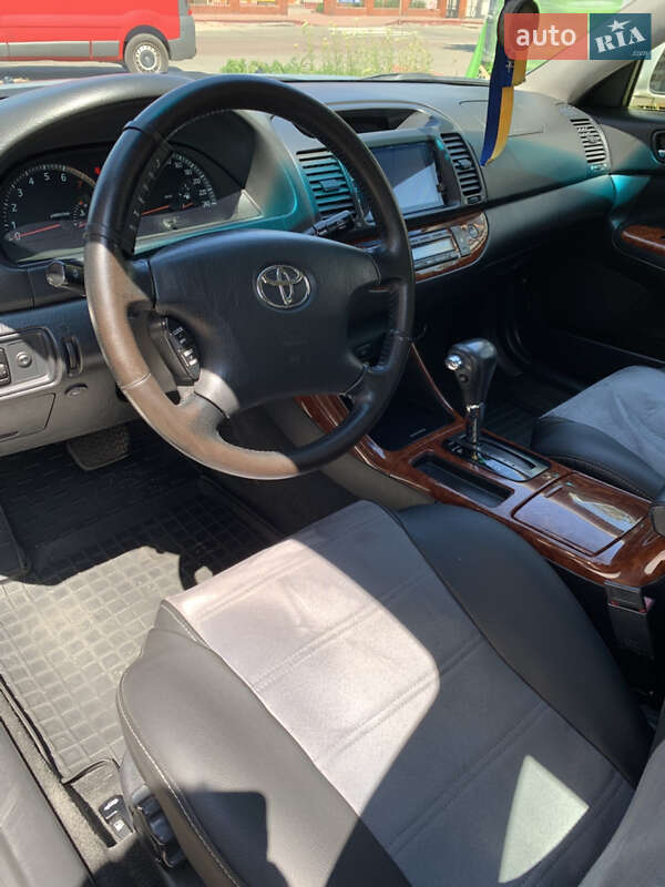 Седан Toyota Camry 2003 в Киеве