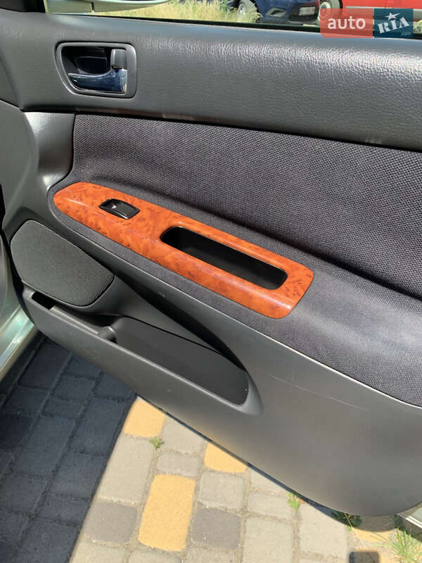 Седан Toyota Camry 2003 в Киеве