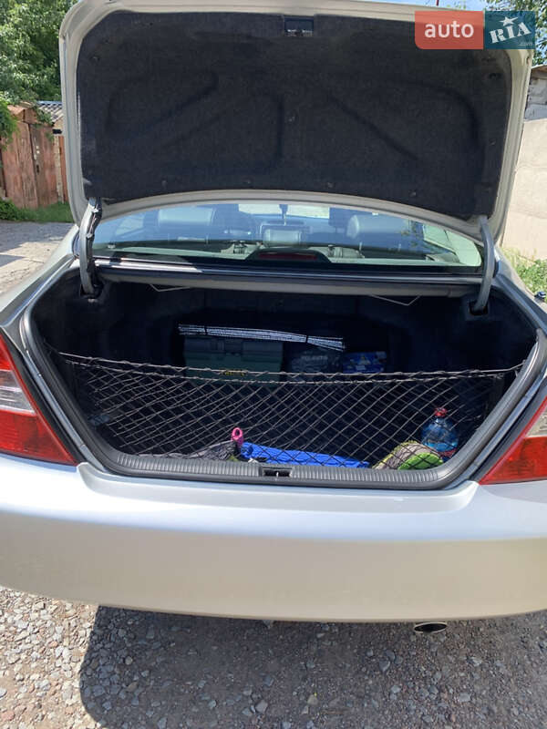 Седан Toyota Camry 2003 в Киеве