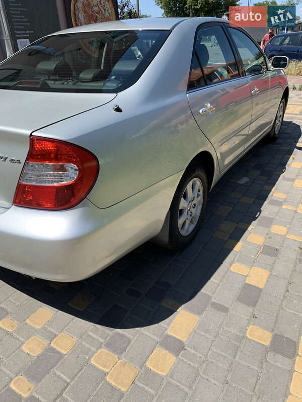 Седан Toyota Camry 2003 в Киеве