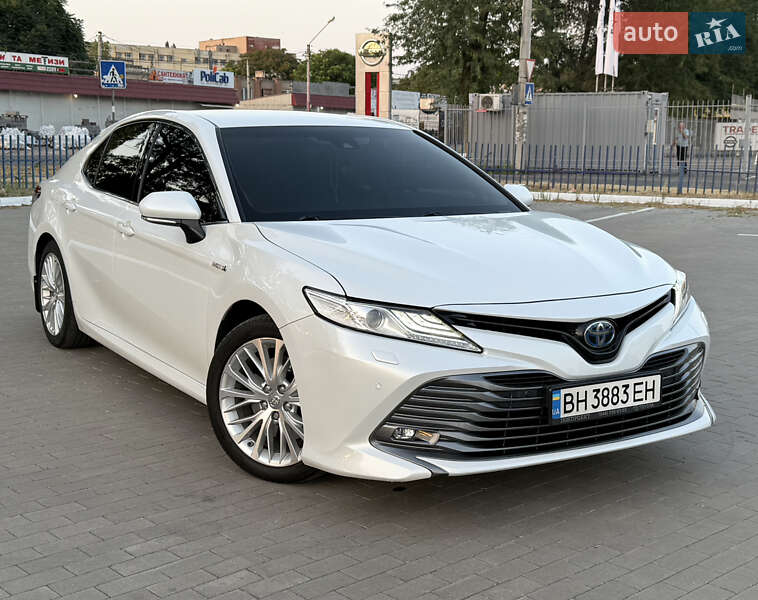 Toyota Camry 2019