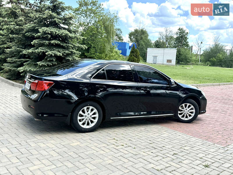 Седан Toyota Camry 2014 в Харькове