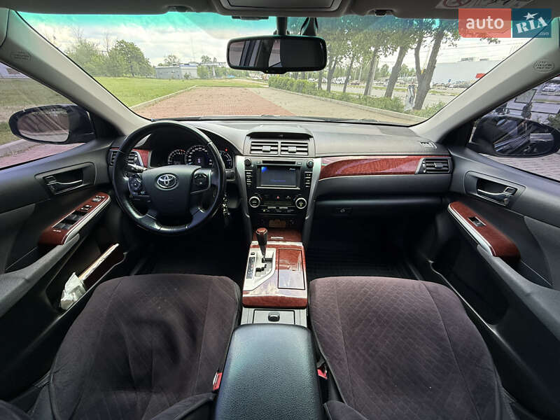 Седан Toyota Camry 2014 в Харькове