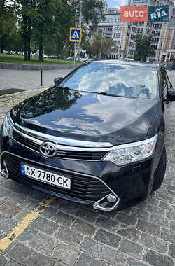 Седан Toyota Camry 2017 в Харькове