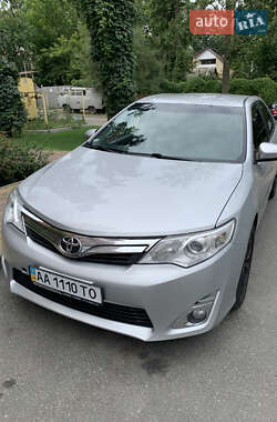 Седан Toyota Camry 2014 в Києві