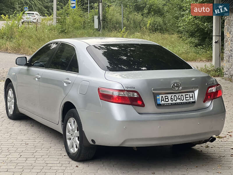 Седан Toyota Camry 2006 в Виннице