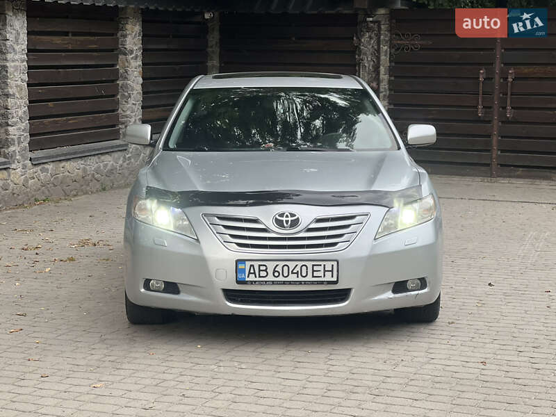 Седан Toyota Camry 2006 в Виннице