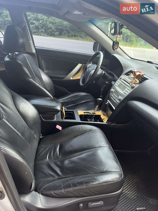 Седан Toyota Camry 2006 в Виннице