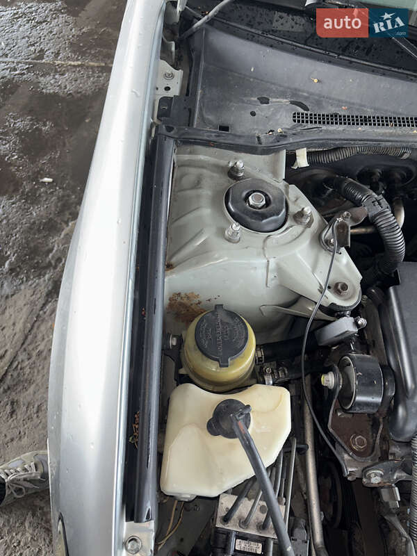 Седан Toyota Camry 2005 в Києві фото 28 Седан Toyota Camry 2005 в Києві