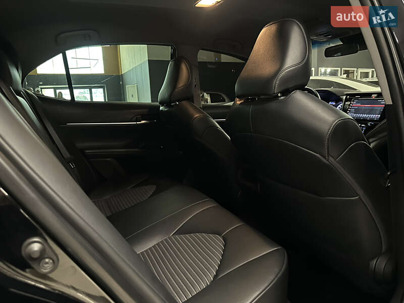 Седан Toyota Camry 2019 в Миколаєві