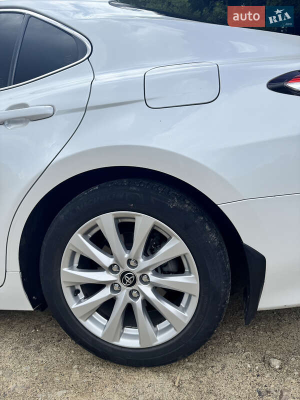 Седан Toyota Camry 2019 в Обухове