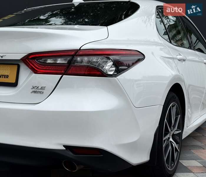 Седан Toyota Camry 2021 в Киеве