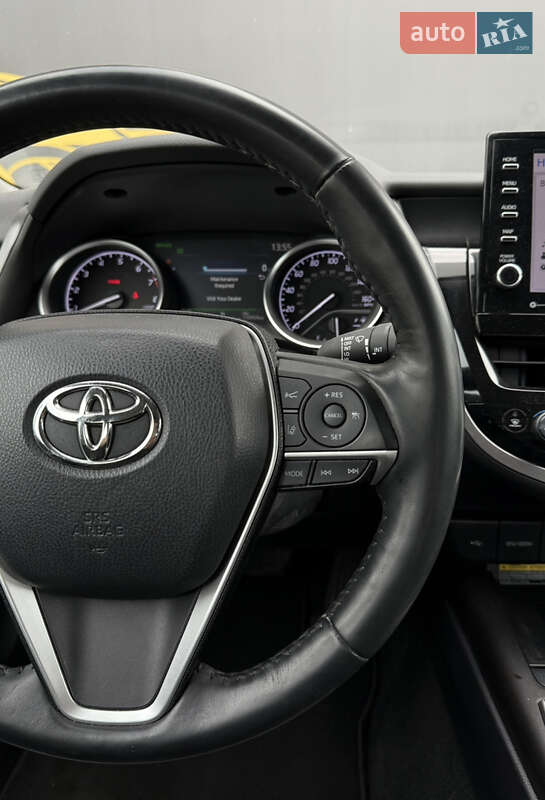 Седан Toyota Camry 2021 в Киеве