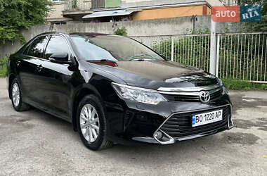 Седан Toyota Camry 2017 в Тернополі