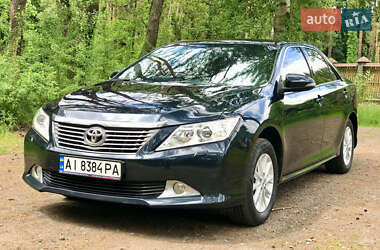 Седан Toyota Camry 2013 в Житомирі