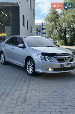 Седан Toyota Camry 2014 в Хмельницком
