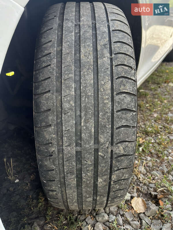 Седан Toyota Camry 2015 в Покрове