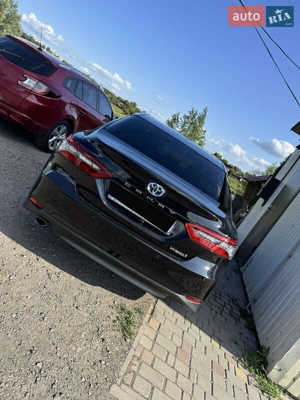 Седан Toyota Camry 2021 в Києві