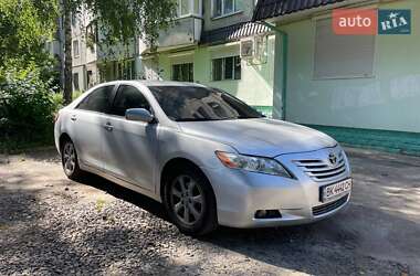 Седан Toyota Camry 2007 в Рівному