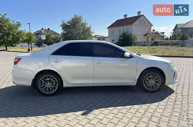 Седан Toyota Camry 2016 в 