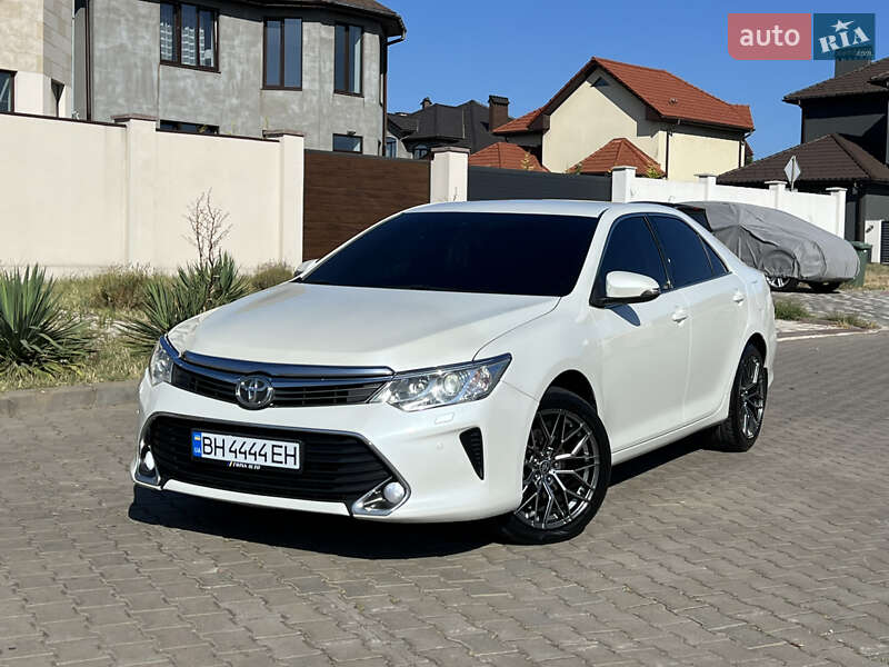 Седан Toyota Camry 2016 в Одесі