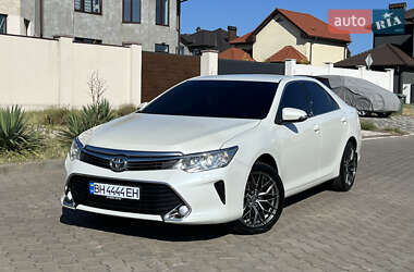 Седан Toyota Camry 2016 в 