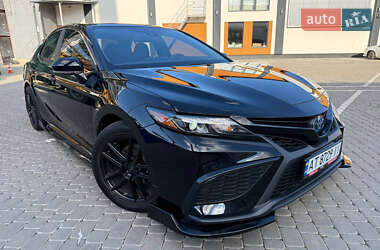 Седан Toyota Camry 2023 в Коломиї