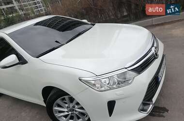Седан Toyota Camry 2015 в Киеве
