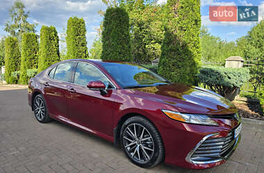 Седан Toyota Camry 2022 в Івано-Франківську