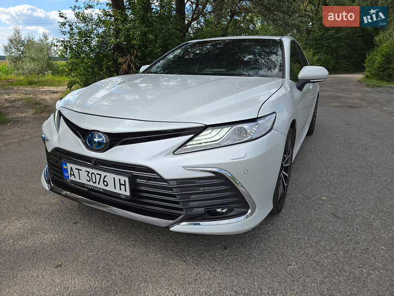 Седан Toyota Camry 2021 в Снятині
