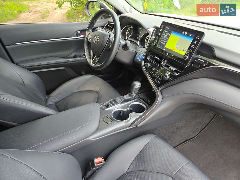 Седан Toyota Camry 2021 в Снятині