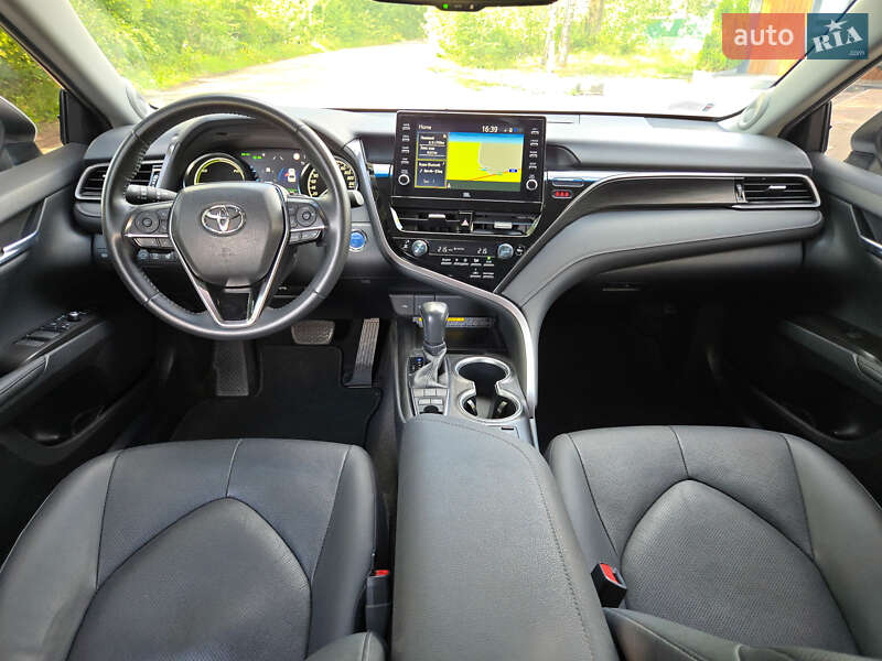 Седан Toyota Camry 2021 в Снятині