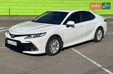 Седан Toyota Camry 2021 в Киеве