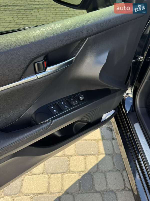 Седан Toyota Camry 2019 в Ивано-Франковске