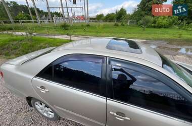 Седан Toyota Camry 2004 в Киеве