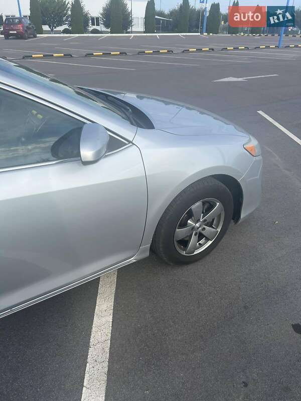 Седан Toyota Camry 2012 в Ужгороді