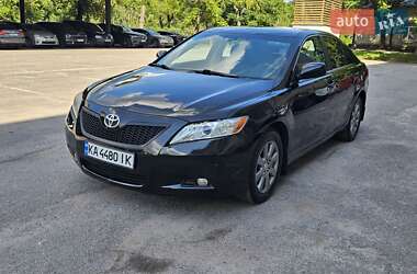 Седан Toyota Camry 2008 в Киеве
