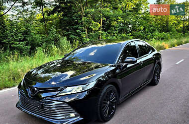 Седан Toyota Camry 2020 в Киеве