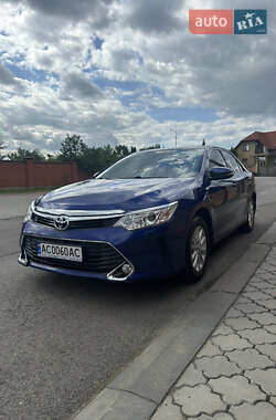 Седан Toyota Camry 2016 в Луцьку
