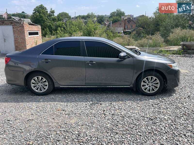Седан Toyota Camry 2014 в Вінниці