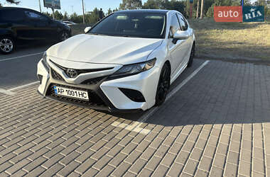 Седан Toyota Camry 2021 в Запоріжжі