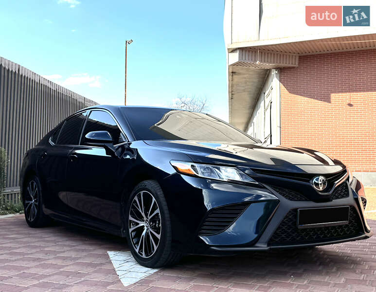 Седан Toyota Camry 2019 в Одесі