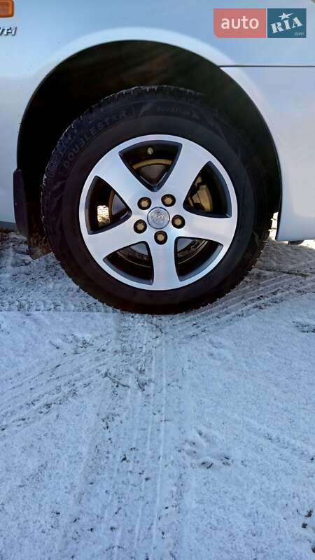 Седан Toyota Camry 2003 в Кропивницком