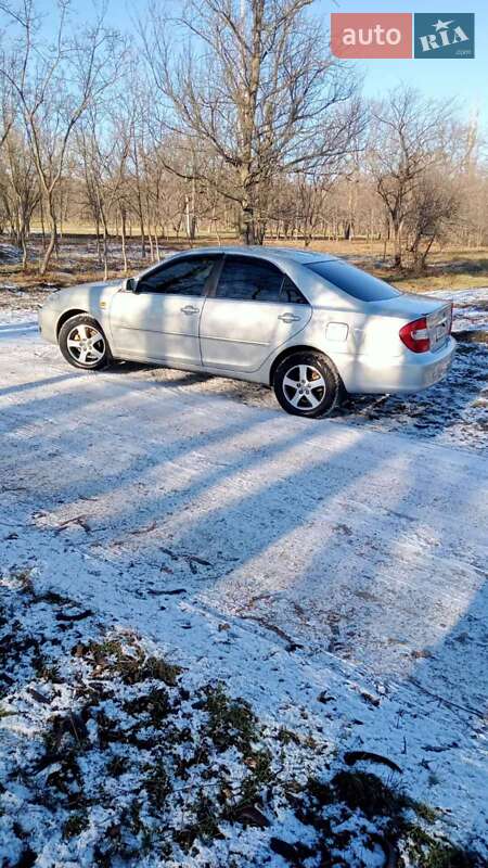 Седан Toyota Camry 2003 в Кропивницком