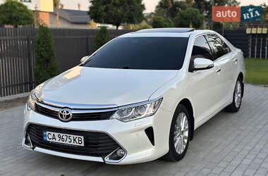 Седан Toyota Camry 2015 в Умані