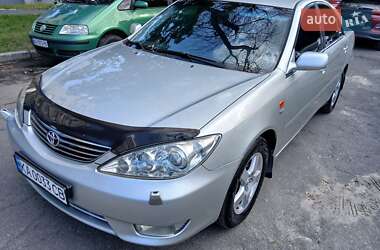 Седан Toyota Camry 2004 в Києві