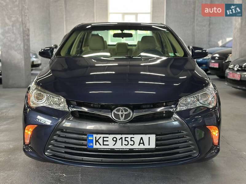 Седан Toyota Camry 2015 в Каменском